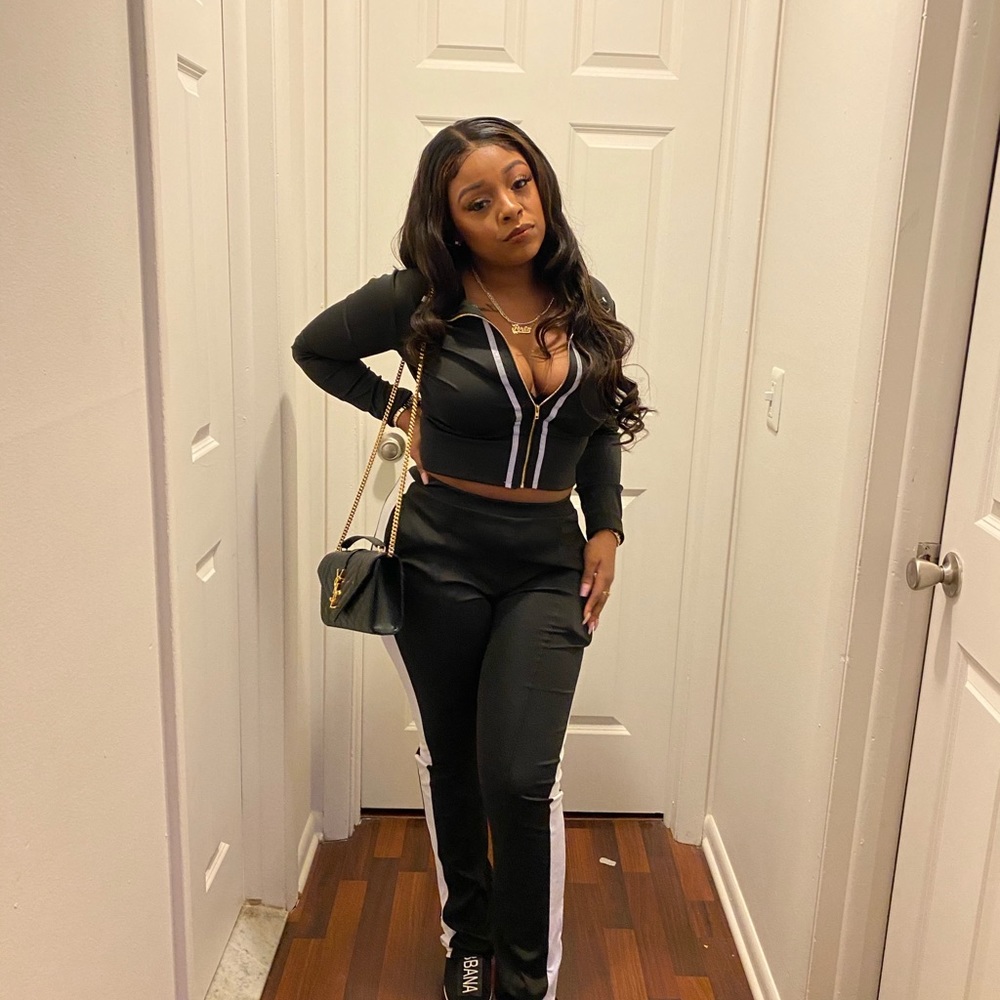 Black two Piece outfit - Picture 3 of 3
